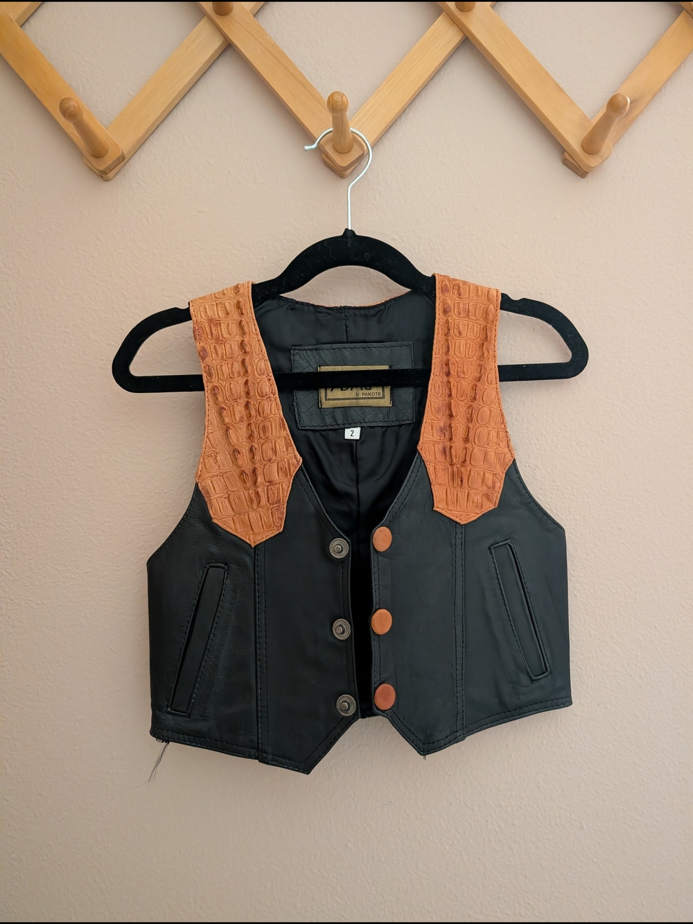YDMG D' Pakote Black Leather Vest - Classic Black Finish Size 2